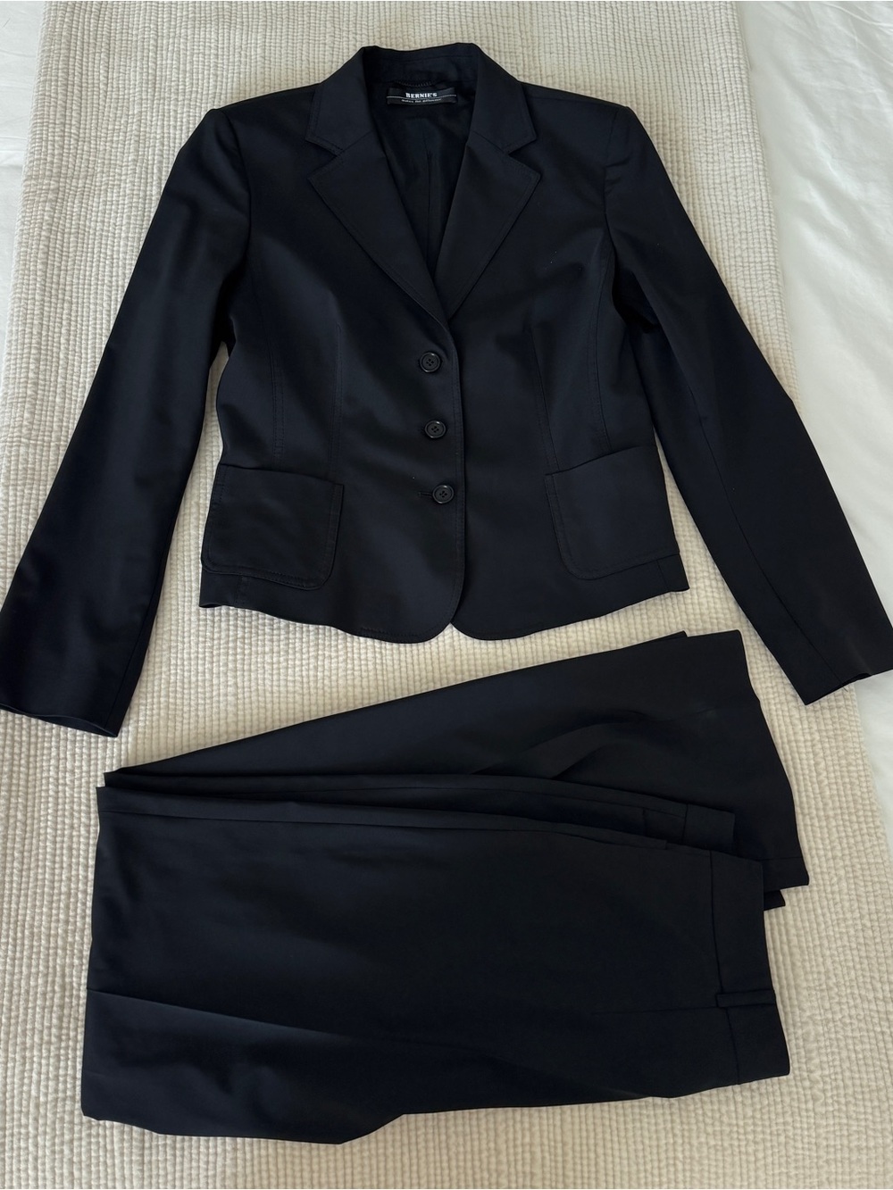 Black Women’s Suit Blazer and Pants Set, Size 10 (EU38)
